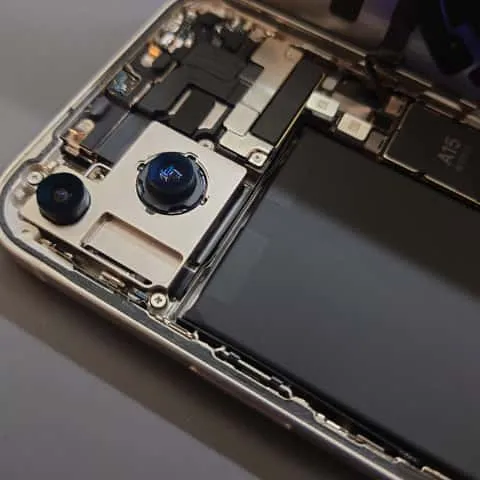 iPhone 14のカメラ不調はバックカメラ交換で改善？【スマートクリア イオン札幌栄町店】