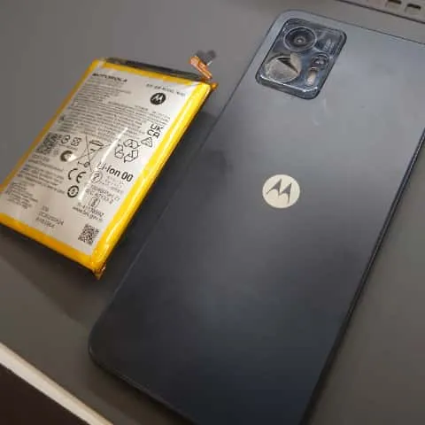 モトローラースマホのバッテリー交換