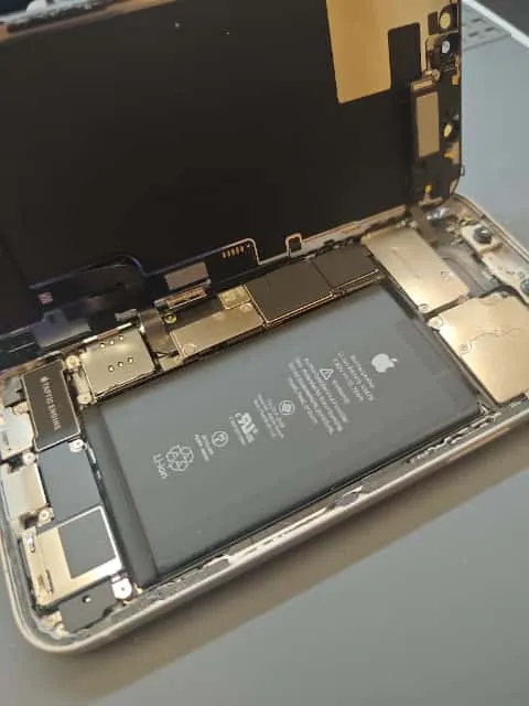 iPhone12のバッテリー交換なら札幌市東区のスマートクリアで即日修理！