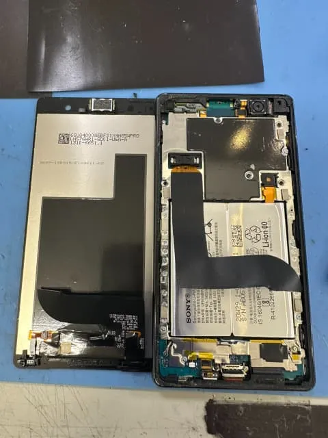Xperia XZ2 Premiumの画面交換修理は札幌市北区の篠路店へ
