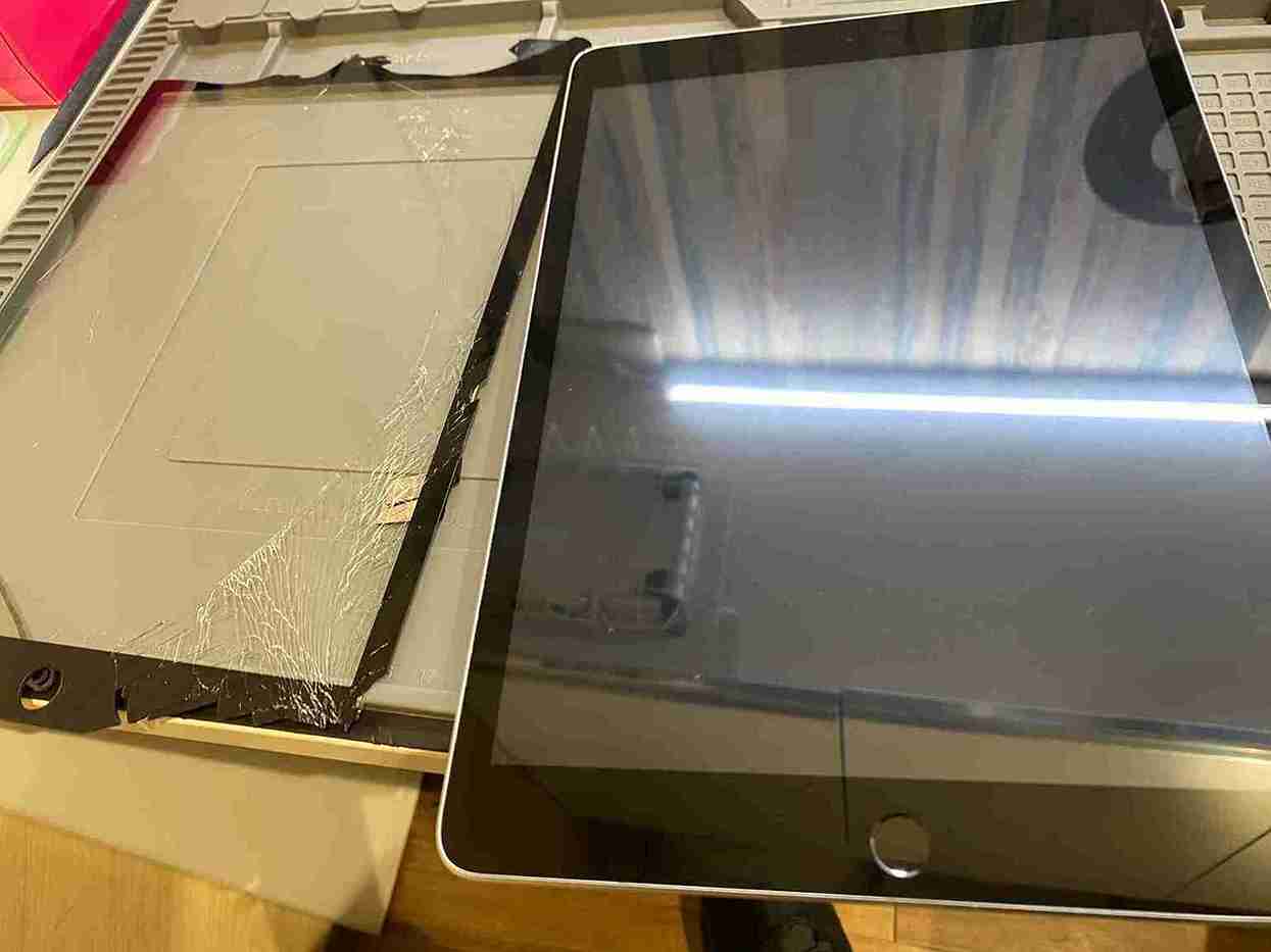 iPad画面割れでお困りの方はスマートクリア天六店にご相談ください！